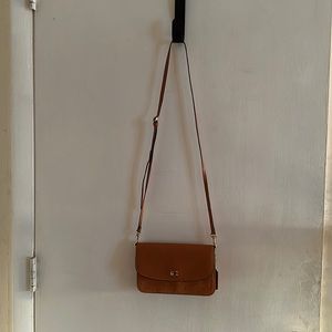 Brand new with out tag coach cross body purse. Very nice never used